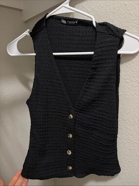 Zara Black Textured Sleeveless Button-Front Top